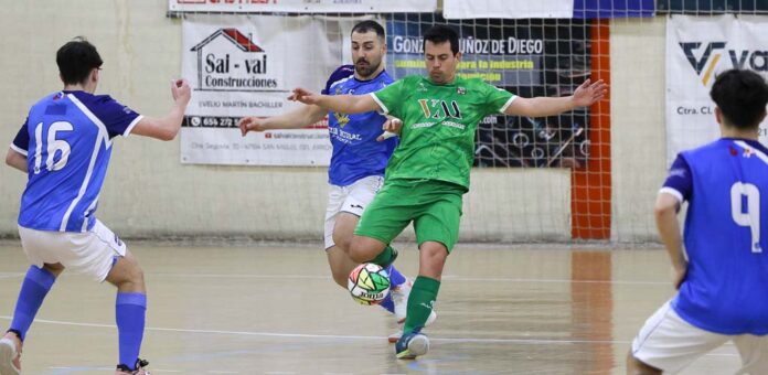 Partido entre el FS Cuéllar Cojalba y el Valladolid Sport Sala. | Foto: Gabriel Gómez |
