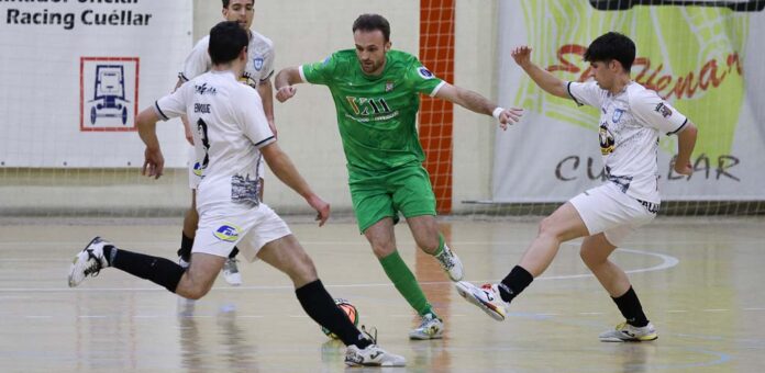 Partido disputado en Cuéllar entre el FS Cuéllar Cojalba y el Salamanca B. | Foto: Gabriel Gómez |