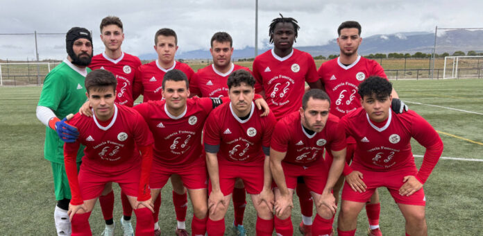 Once inicial del CD Cuéllar antes de su partido ante La Lastrilla. | Foto: CD Cuéllar |