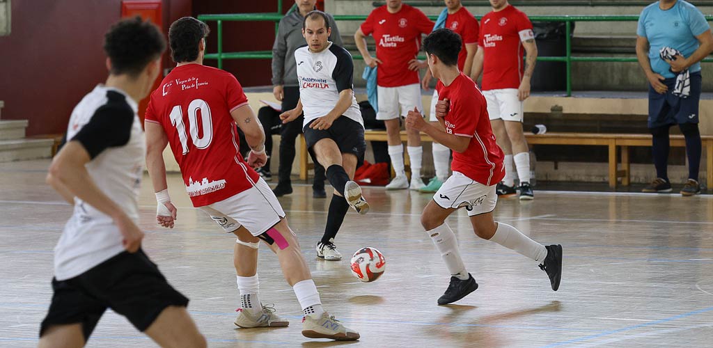 racing-cuellar-tres-columnas-3-2025-ES-GGG_5074 Partido de Tercera División de fútbol sala entre el Racing Cuéllar y el Tres Columnas disputado en Cuéllar. | Foto: Gabriel Gómez |