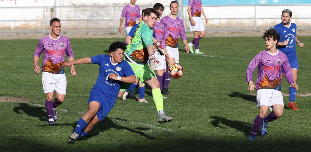 cd-cuellar-monteresma-2025-ES-GGG_9033 Partido entre el CD Cuéllar y el Monteresma. | Foto: Gabriel Gómez |