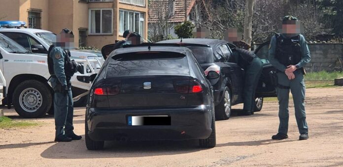 LA Guardia Civil detiene a unconductor tras serle incautados 49,5 gramos de cocaína en La Lastrilla. | Foto: Guardia Civil |
