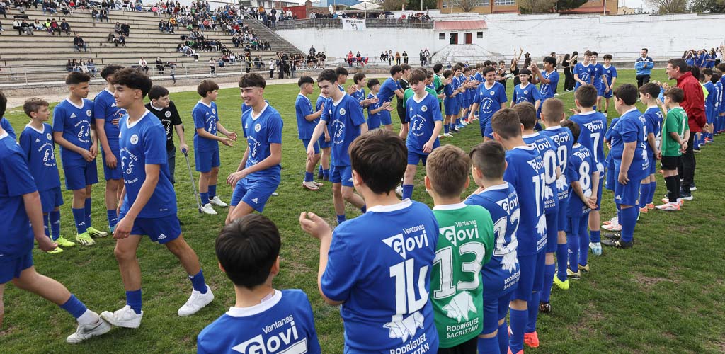dia-club-cd-cuellar-2025-ES-GGG_8855 Presentación de equipos del CD Cuéllar 2024-25 durante el Día del Club. | Foto: Gabriel Gómez |
