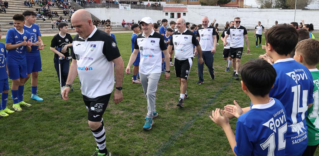 dia-club-cd-cuellar-2025-ES-GGG_8863 Presentación de equipos del CD Cuéllar 2024-25 durante el Día del Club. | Foto: Gabriel Gómez |