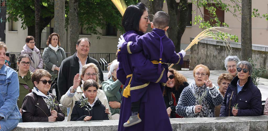 procesion-domingo-ramos-semana-santa-2025-ES-GGG_0310 Procesión del Domingo de Ramos de Cuéllar de 2025. | Foto: Gabriel Gómez |