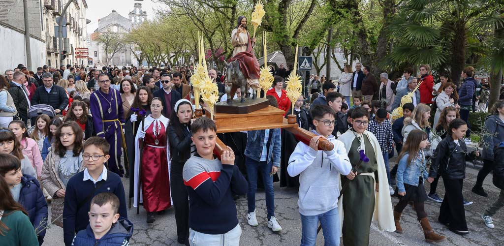 procesion-domingo-ramos-semana-santa-2025-ES-GGG_0354 Procesión del Domingo de Ramos de Cuéllar de 2025. | Foto: Gabriel Gómez |