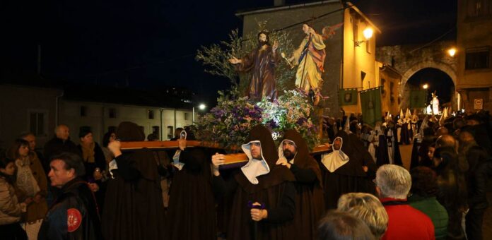 Procesión de Jueves Santo de 2025 en Cuéllar. | Foto: Gabriel Gómez |