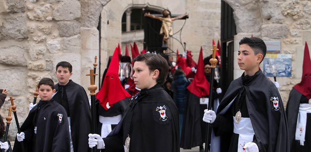procesion-jueves-santo-2025-ES-NPM_7240 Procesión de Jueves Santo de 2025 en Cuéllar. | Foto: Nuria Pascual |