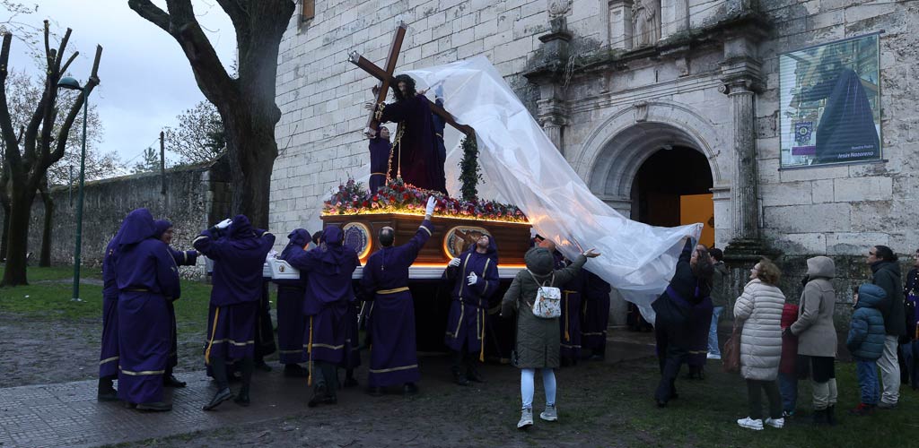 procesion-viernes-santo-2025-ES-GGG_1711