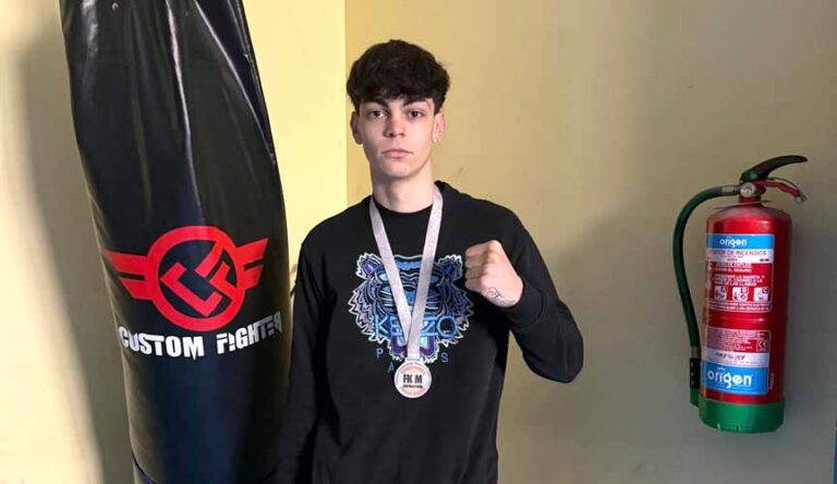 Hugo González se proclama subcampeón de Castilla y León de kick boxing