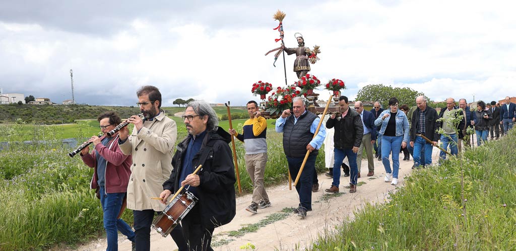 fiesta-san-isidro-cuellar-2025-ES-GGG_4207 La procesion de San Isidro de 2025. | Foto: Gabriel Gómez |