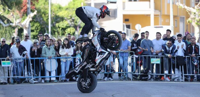 Las motos volvieron a rugir en Cuéllar en el tercer Motorfest