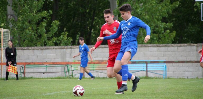 El CD Cuéllar suma un triunfo en el cierre en Turégano