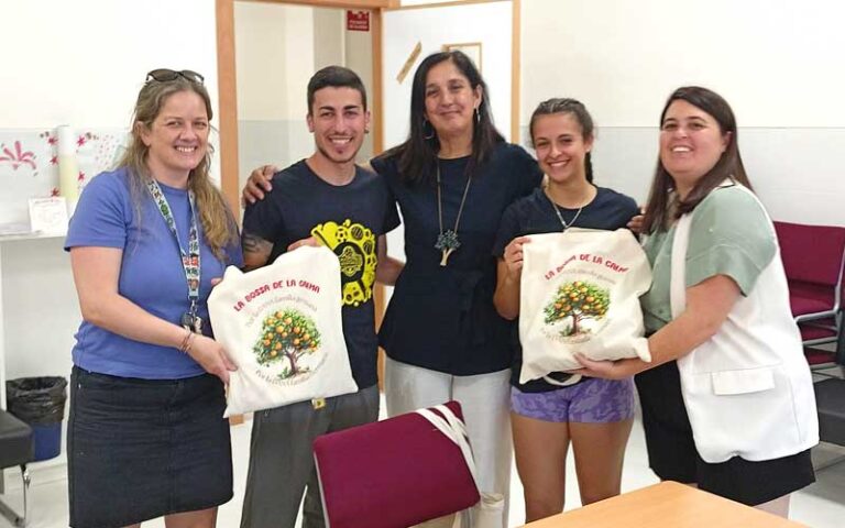 El CD Chañe y Hugo Manso apoyan a los alumnos afectados por la DANA en Valencia con las ‘bolsas de la calma’