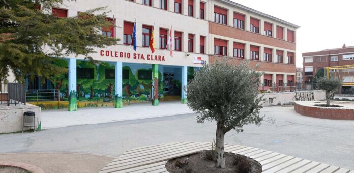 Colegio Santa Clara, en Cuéllar. | Foto: Gabriel Gómez |