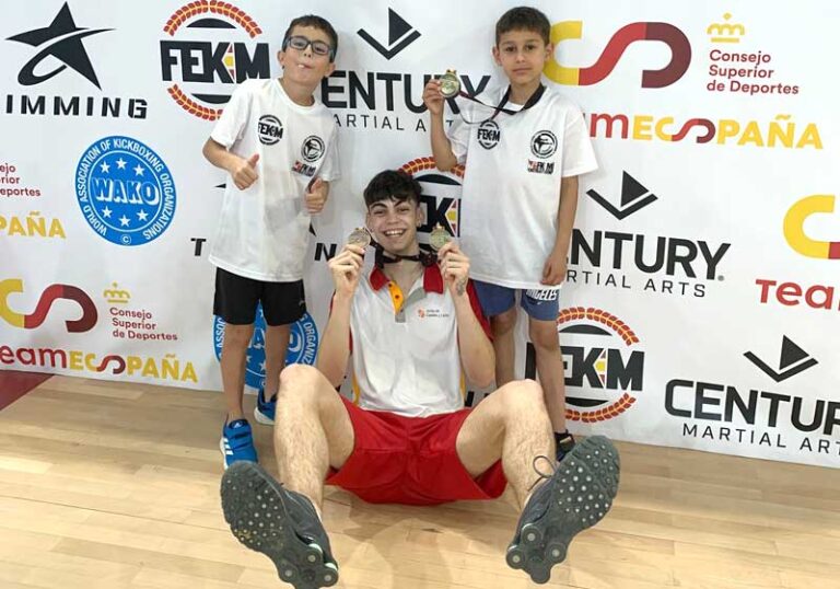 Los cuellaranos Hugo González e Ivan Miroslav se proclaman campeones de España de kick boxing