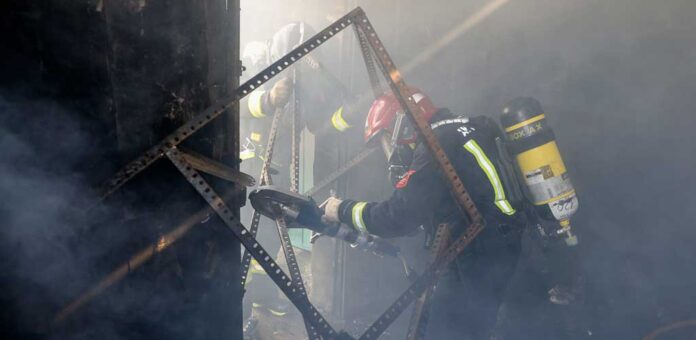 Incendio en el club de golf de Cuéllar. | Foto: Gabriel Gómez |