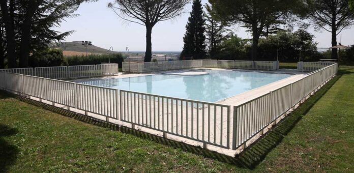 Piscina infantil de verano de Cuéllar. | Foto: Gabriel Gómez |
