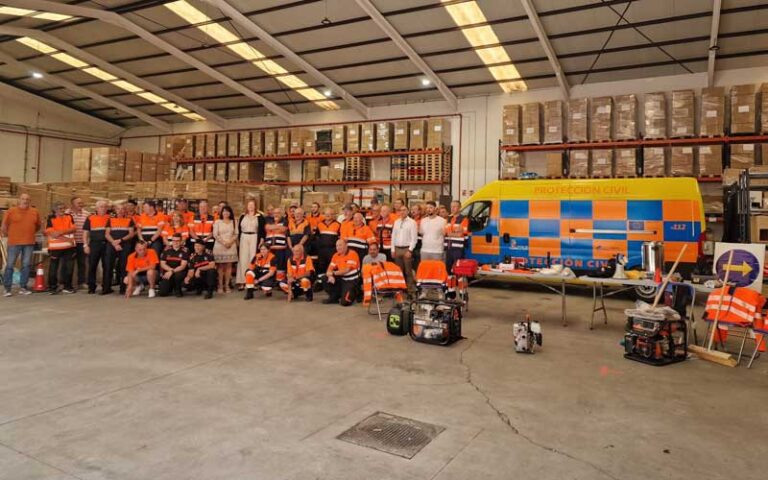 La Junta suministra material y vestuario a 97 agrupaciones y 18 asociaciones de Protección Civil de Castilla y León