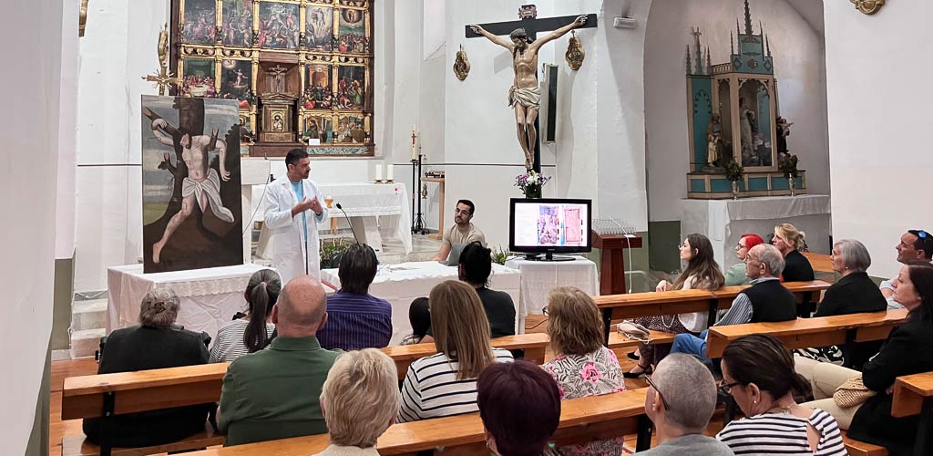 restauracion-martidio-san-sebastian-torrescarcela-ES-JC_2801 Presentación en la iglesia de Torrescárcela de la restauración del cuadro «El martirio de San Sebastian». | Foto: Jorge del Caz |