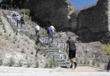 Sensibilidades Escalera construida entre el Postiguillo y la calle Estribos, en la tercera fase de adecuación del entorno de La Cuesta. | Foto: Gabriel Gómez |