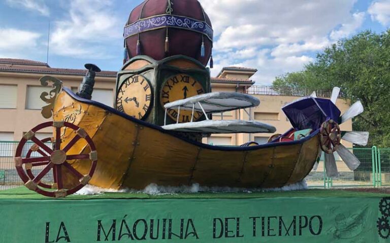 Las Carrozas de Fuentepelayo encaran la recta final para su gran desfile del 23 de agosto