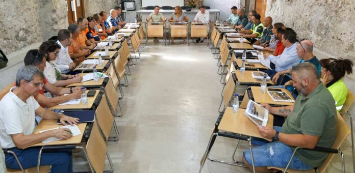 Junta de seguridad para las fiestas de Cuéllar de 2025 celebrada en el palacio de Pedro I. | Foto: Gabriel Gómez |