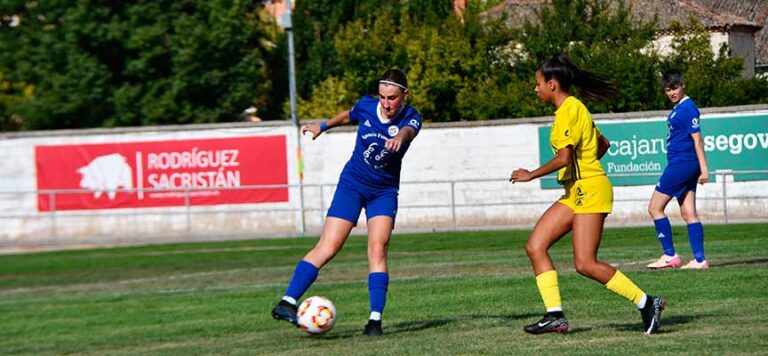 El Cuéllar pierde al final los puntos en su debut en Regional