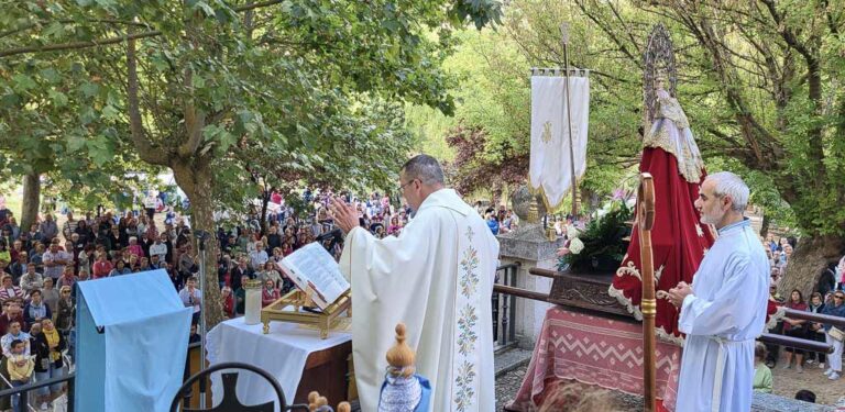 El obispo de Segovia inicia su visita pastoral a Cuéllar con una misa en el Santuario de El Henar