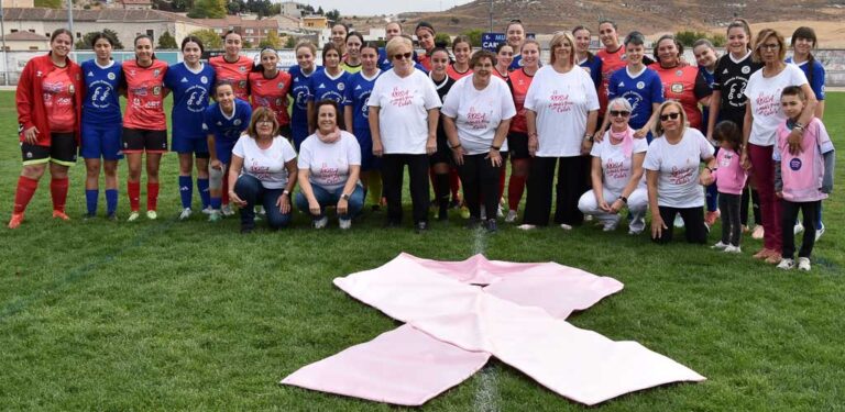 El CD Cuéllar femenino se da un festín para estrenarse en Regional