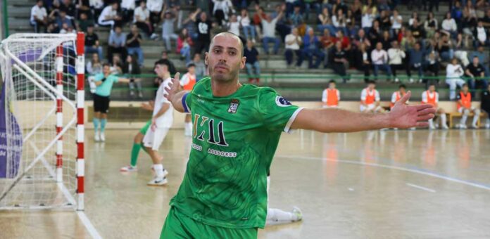 Partido disputado en Cuéllar entre el FS Cuéllar Cojalba y el InterSala Salamanca. | Foto: Gabriel Gómez |