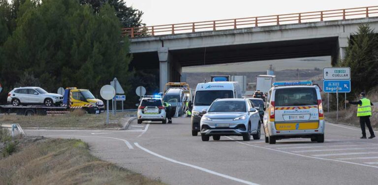 Dos heridos en el choque de dos vehículos en la SG-205 en Cuéllar