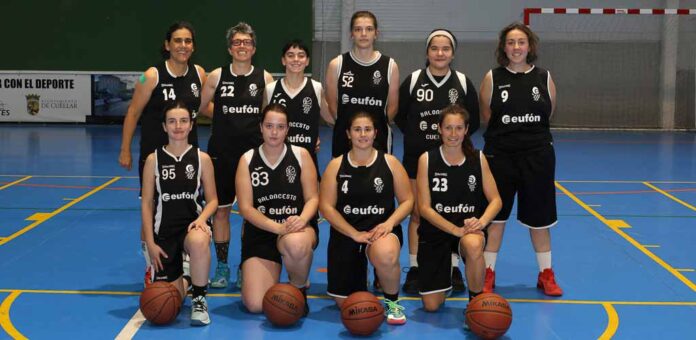 Equipo del Baloncesto Cuéllar femenino en la temporada 2025-26. c