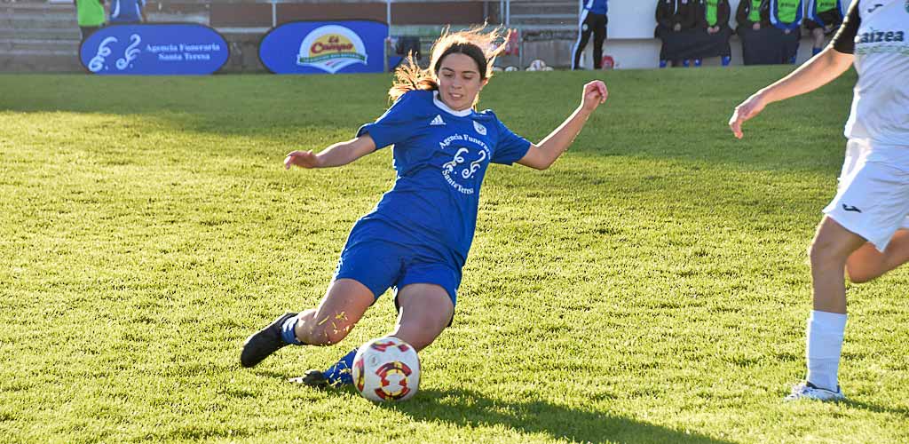 cd-cuellar-femenino-aranda-riber-2025-ES-JS_2915 Partido entre el CD Cuéllar femenino y el Aranda Riber. | Foto: Jesús Santana |
