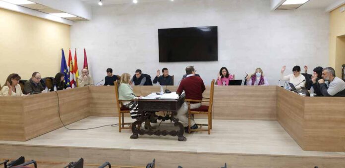 Un momento del pleno municipal del Ayuntamiento de Cuéllar del 27 de noviembre de 2025. | Foto: Gabriel Gómez |
