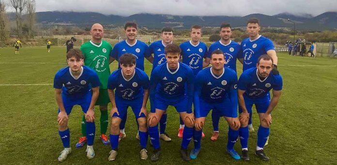 Once inicial del CD Cuéllar Balompié antes de su partido ante el Sierra de la Mujer Muerta. | Foto: CD Cuéllar |