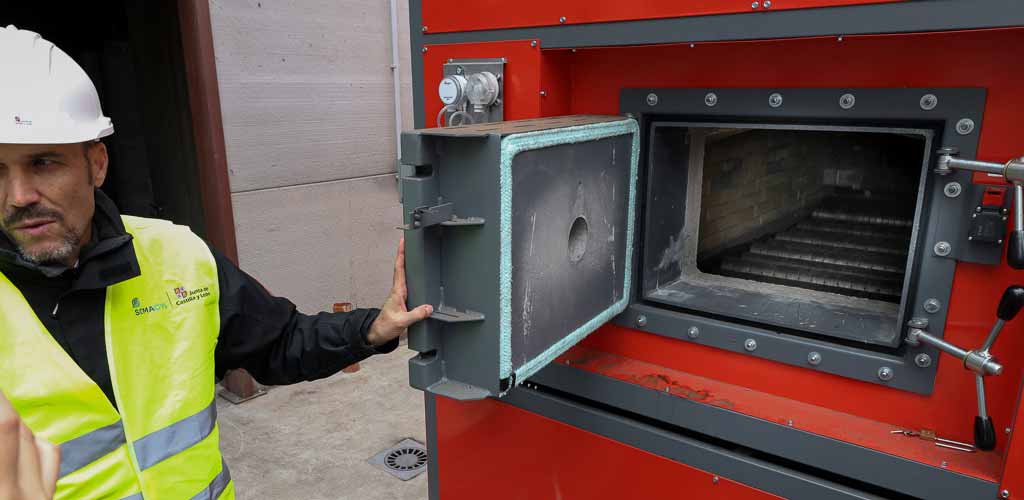 visita-consejero-obras-planta-biomasa-cuellar-2025-ES-GGG_9236 Visita del consejero Juan Carlos Suárez-Quiñones a las obras de modernización de la planta de biomasa de Cuéllar. | Foto: Gabriel Gómez |