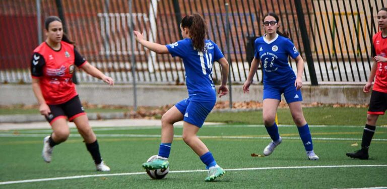 El CD Cuéllar femenino gana en Arévalo con un partido coral del equipo