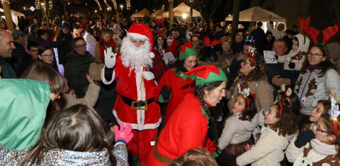 Visita de Papá Noel a Cuéllar en 2025. | Foto: Gabriel Gómez |