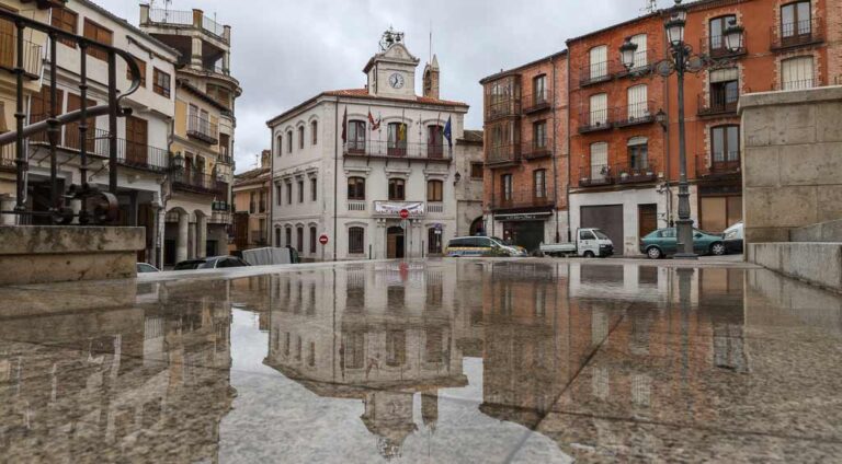 Cuéllar reduce en 365 000 euros la deuda municipal en 2025 