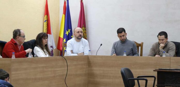 Grupo Municipal del Partido Popular de Cuéllar durante un pleno. | Foto: Gabriel Gómez