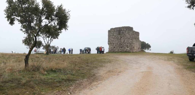 La Junta y el Ayuntamiento de Zarzuela del Pinar acuerdan el cambio de ubicación de la torre de videovigilancia