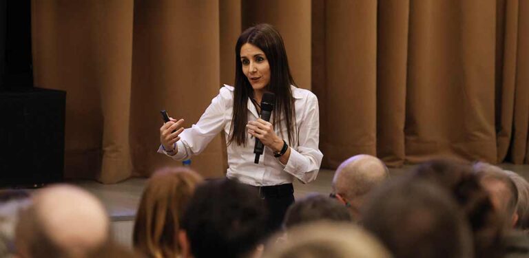 Rocío García rompe mitos y estereotipos alrededor del cerebro y de la mujer científica