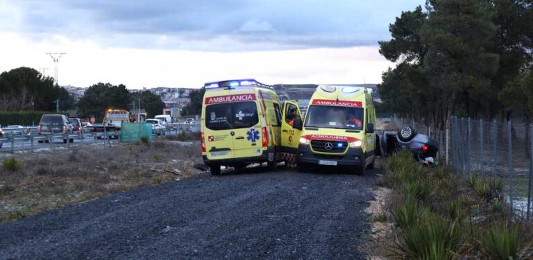 El granizo provoca un vuelco y una colisión múltiple en la A-601 en Cuéllar
