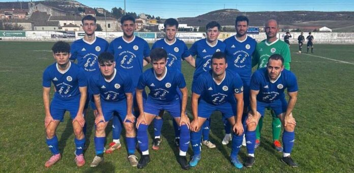 Once inicial del CD Cuéllar antes de su enfrentamiento en Santa Clara frente al Pinillos. | Foto: CD Cuélllar |