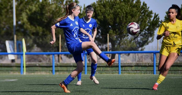 Partido entre el Quintanar y el CD Cuéllar femenino. | Foto: Darío Cachorro |