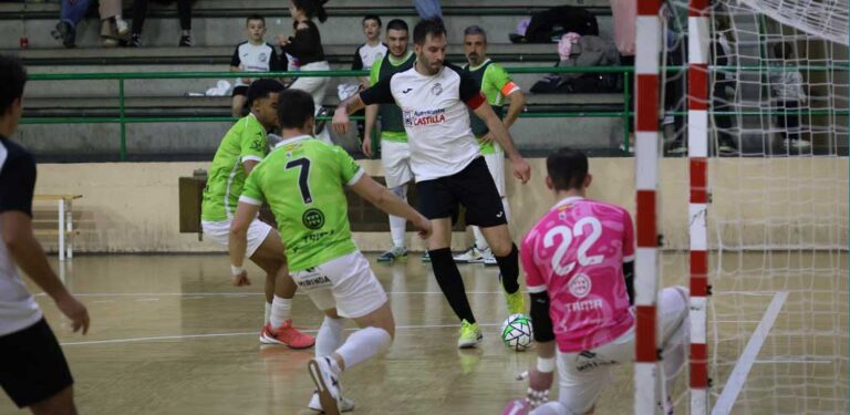 Derrota del Racing Cuéllar en casa en el derbi contra Zarzuela en los últimos segundos