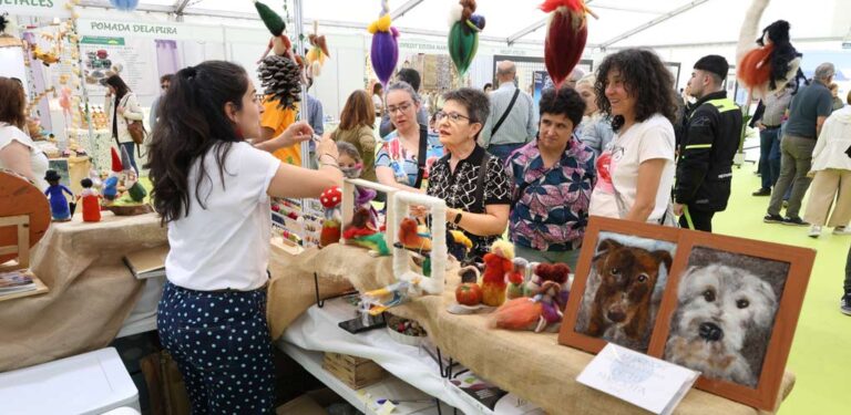Arte-sanía, una apuesta por el trabajo artesano y los artistas locales