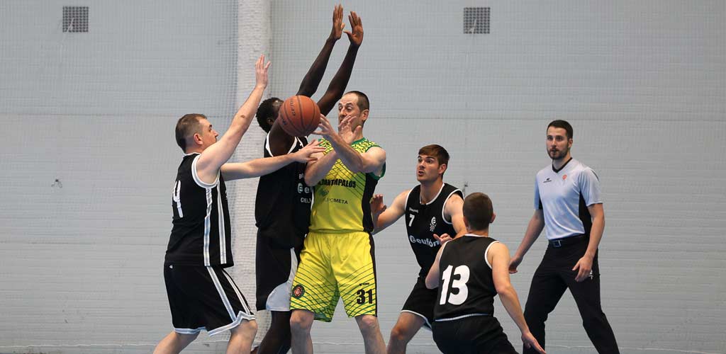 baloncesto-cuellar-cantimpalos-semifinal-liga-2026-ES-GGG_8741 Partido de ida de semifinales de liga provincial en el frontón de Cuéllar entre el Baloncesto Cuéllar y el CB Cantimpalos en 2026. | Foto: Gabriel Gómez |