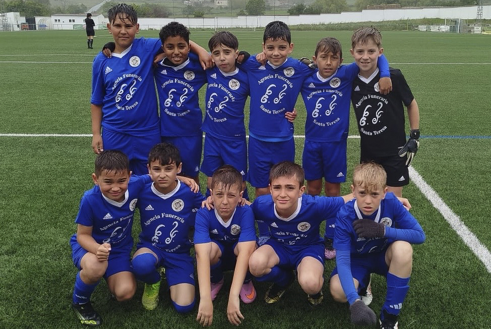 Equipo benjamín del CD Cuéllar. | Foto: CD Cuéllar |